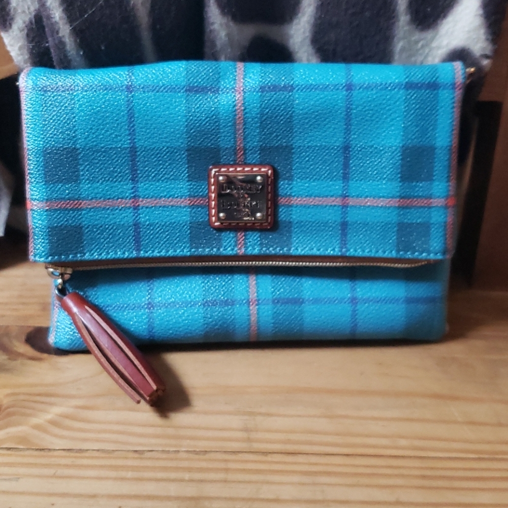 LIKE NEW Dooney & Bourke Crossbody Bag